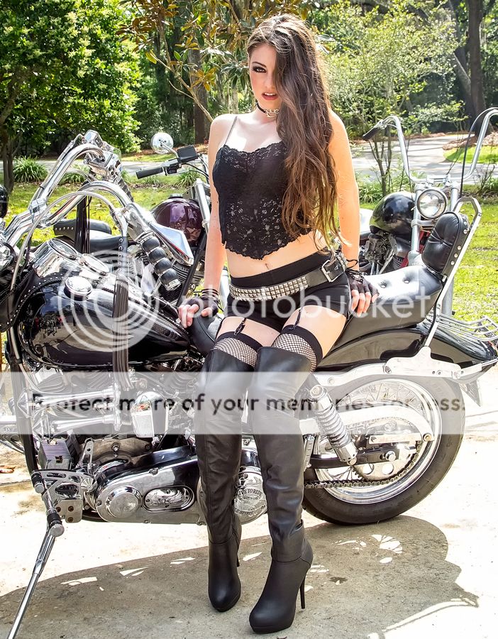 IMAGE: http://i1359.photobucket.com/albums/q781/EmeraldCoastPhotographer/Car-shoot-2-22_zps88b0f59d.jpg